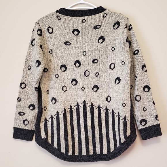 Quirky Cat Sweater - Picture 3 of 5